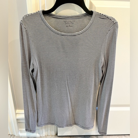 Ladies size small. The Limited. Long sleeve horizontal tee. GUC. - Picture 1 of 1